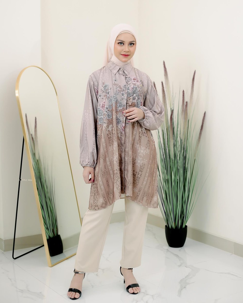 Anindya Grey Tunic foto 2