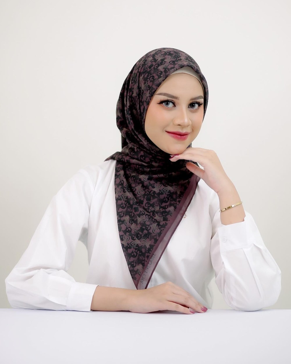 Safiya White Abaya foto 2