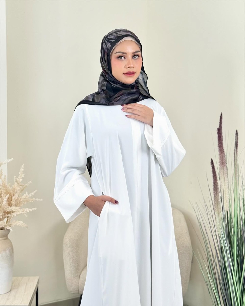 Safiya White Abaya foto 6